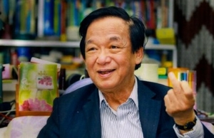 Giáo sư Nguyễn Lân Dũng nói gì về cây sưa